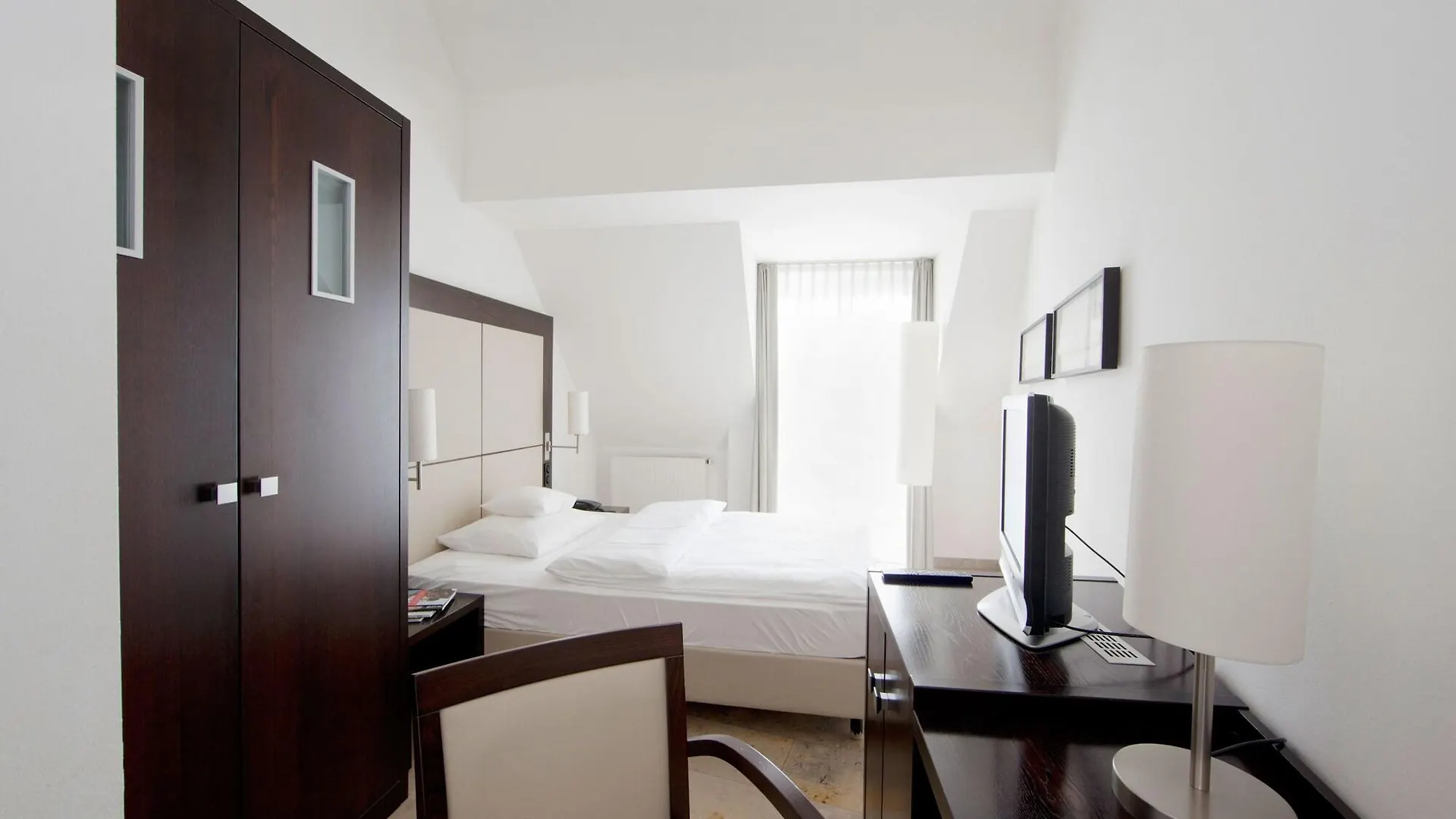 Burns Art Hotel Dusseldorf