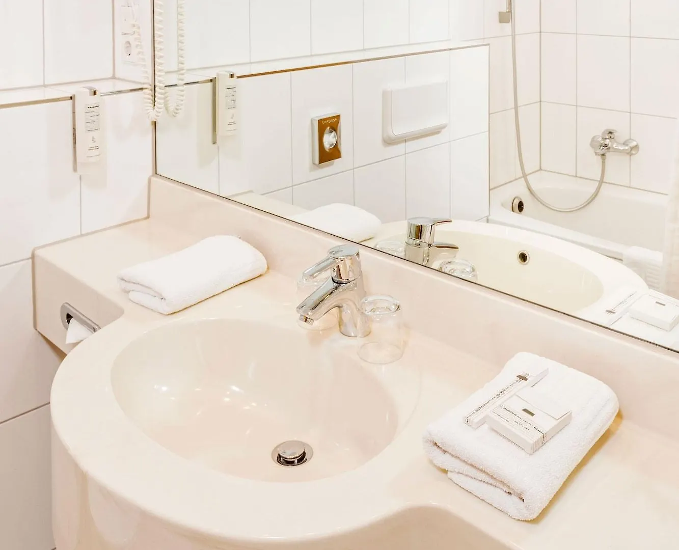 Burns Art Hotel Dusseldorf Germany