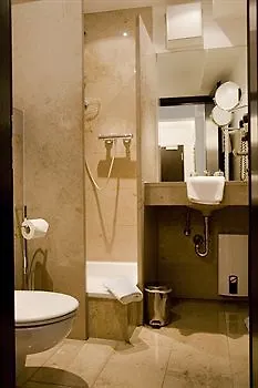 Burns Art Hotel Dusseldorf