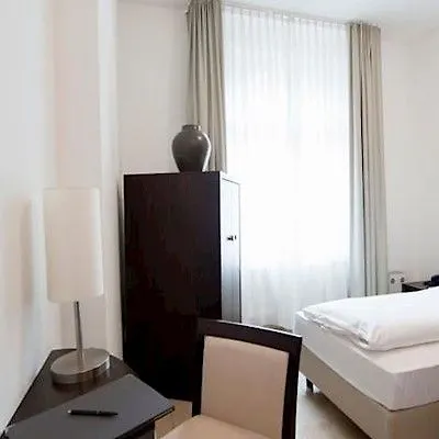 Burns Art Hotel Dusseldorf