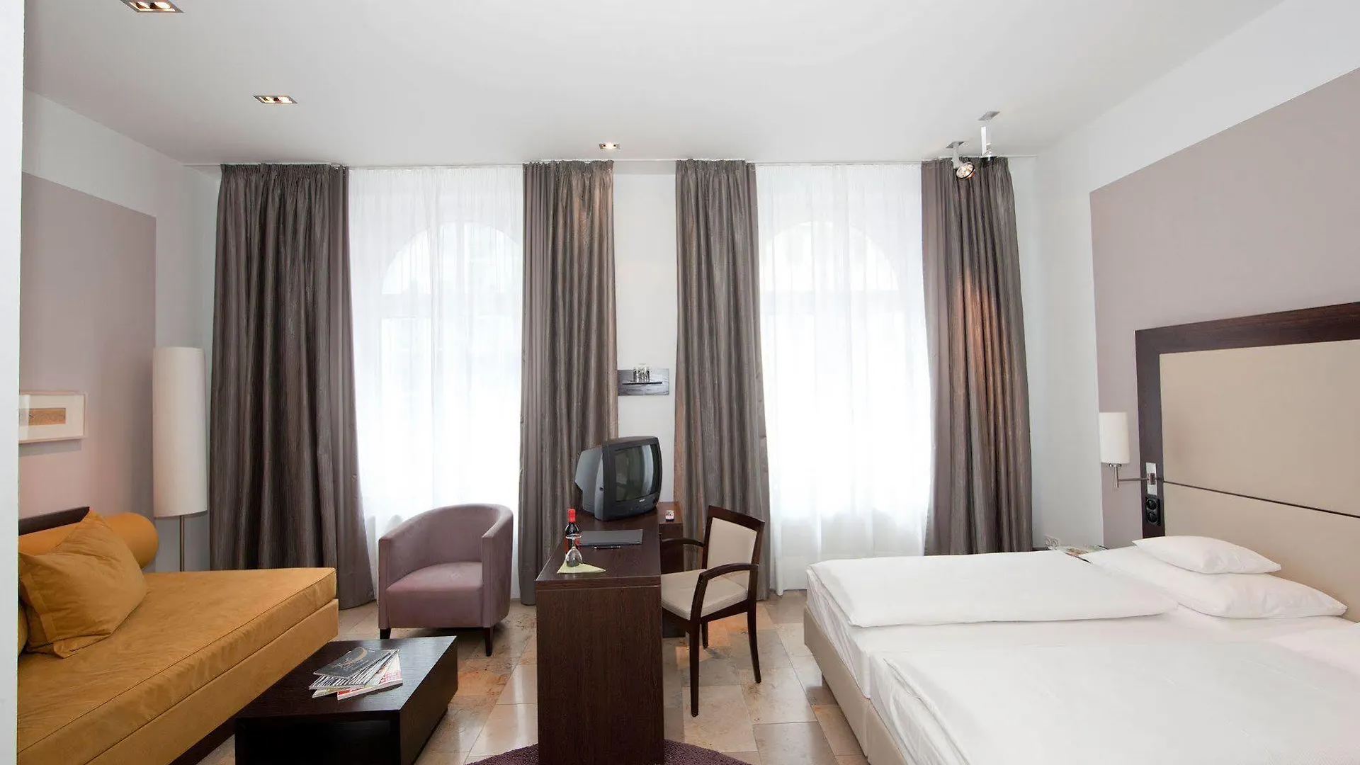Burns Art Hotel Dusseldorf